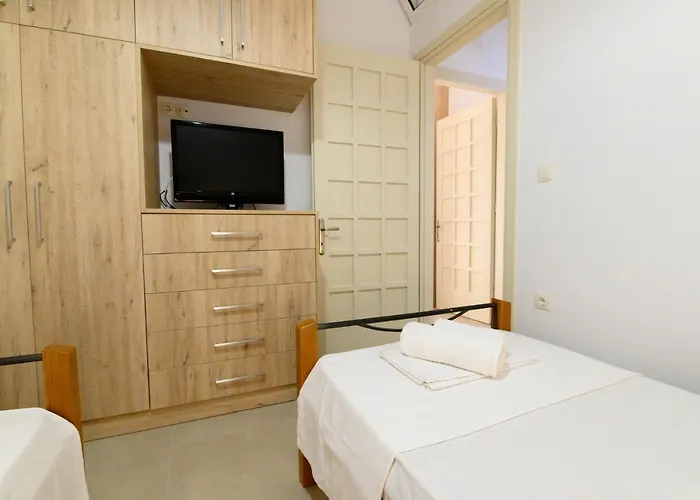 Dinos * Βασιλική