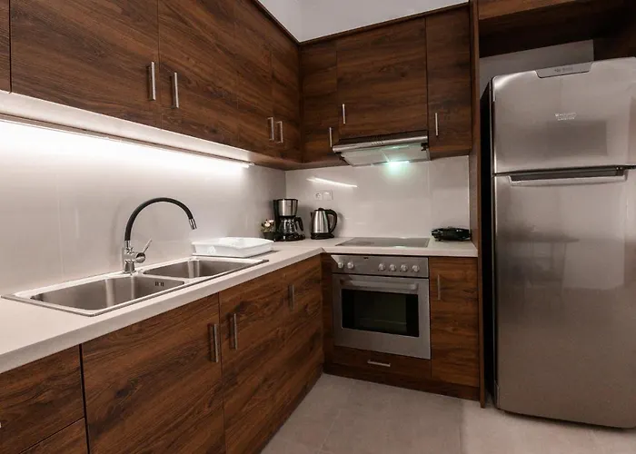 Dinos Βασιλική